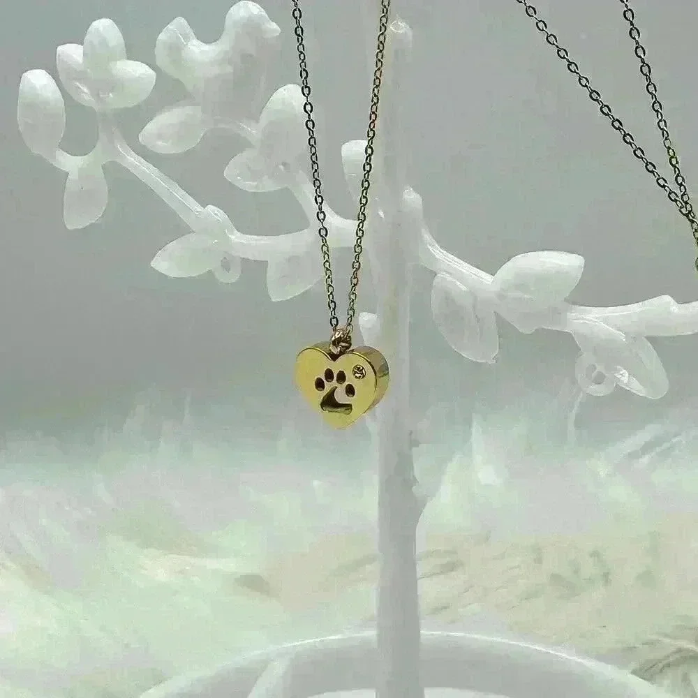 Heart Paw Print Pendant Necklace in yellow Gold